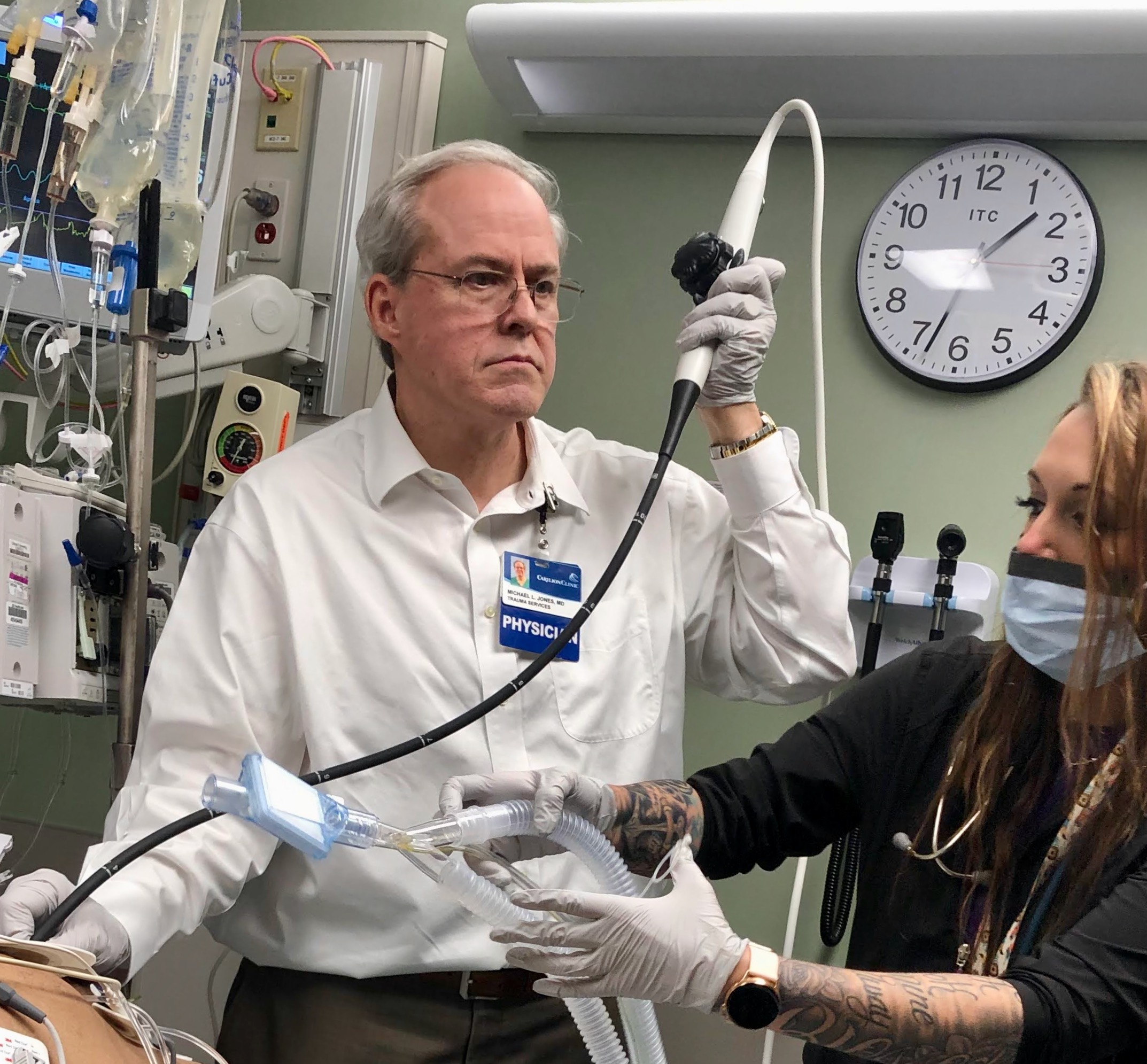 Dr Jones performing resuscitative TEE