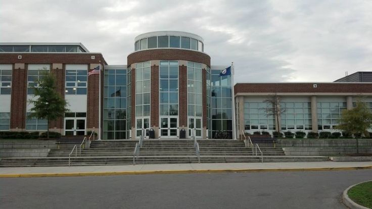 Patrick Henry High School Clinic