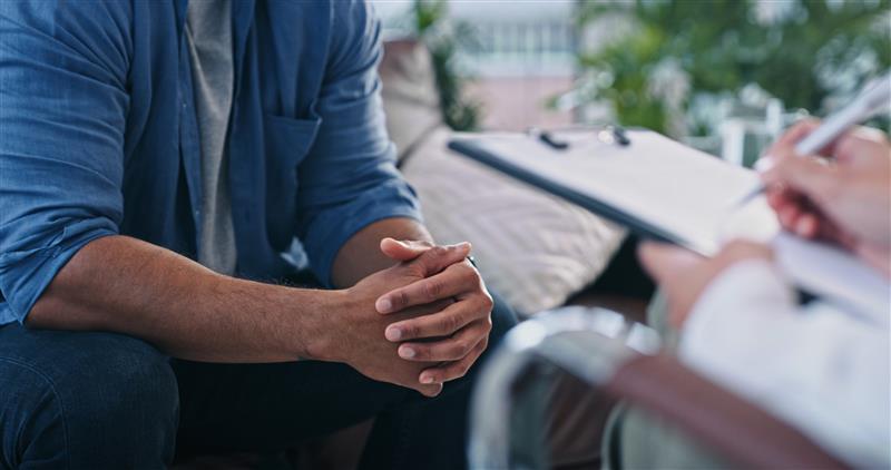 patient talkin to care team